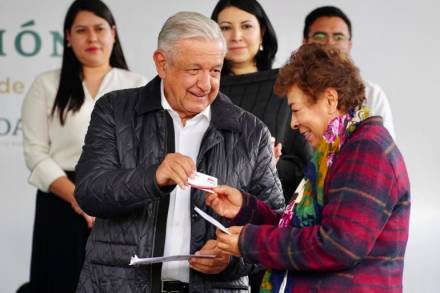AMLO inaugura primera sucursal del Banco del Bienestar en Gustavo A. Madero; habitantes de la alcaldía se benefician con programas sociales 